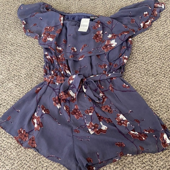 NWT Fashion Nova Kiss the Sky Romper size L - Picture 2 of 5